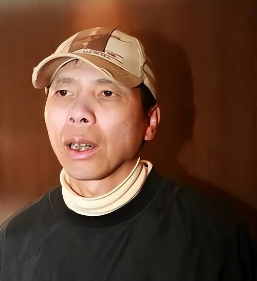 澳门天天好挂牌正版和冯小刚养女高中毕业与冯小刚收养的女儿