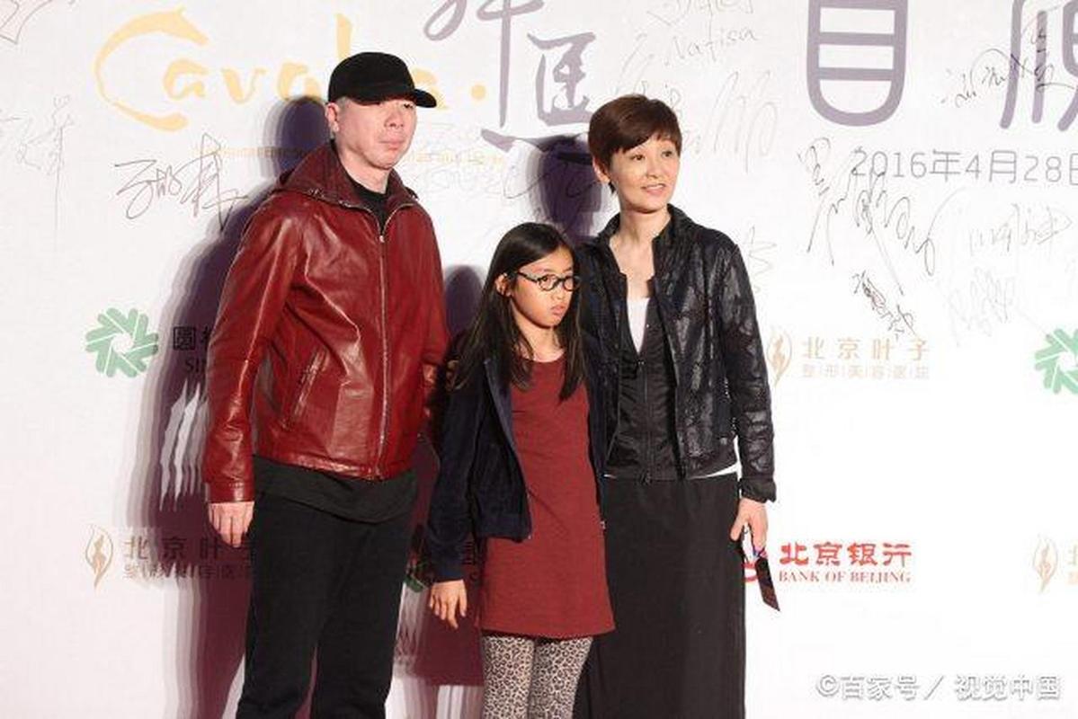 新澳门平特一肖100期开奖结果和冯小刚养女高中毕业与冯小刚收养的女儿