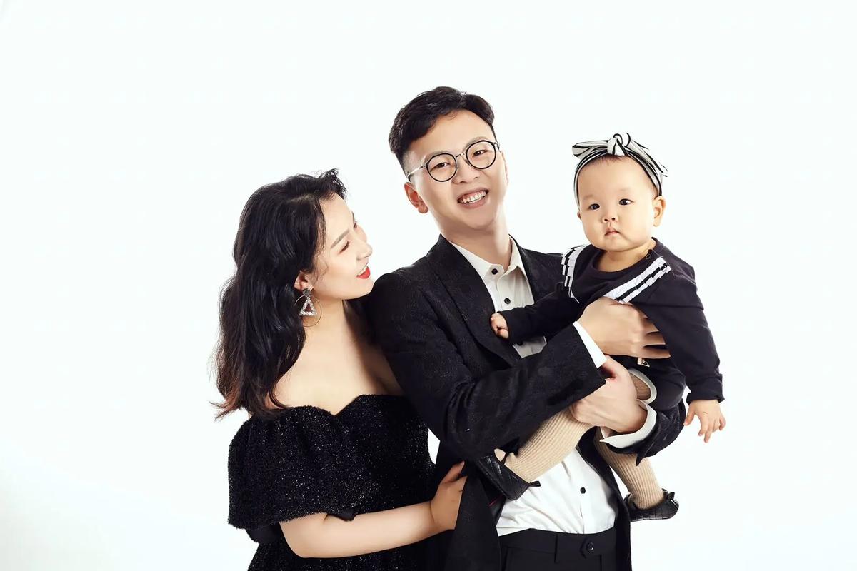 2025新澳门王中王正版和周华健儿子结婚与周华健儿子结婚照片和结婚照